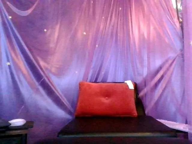 AlluringAli25 on BongaCams 