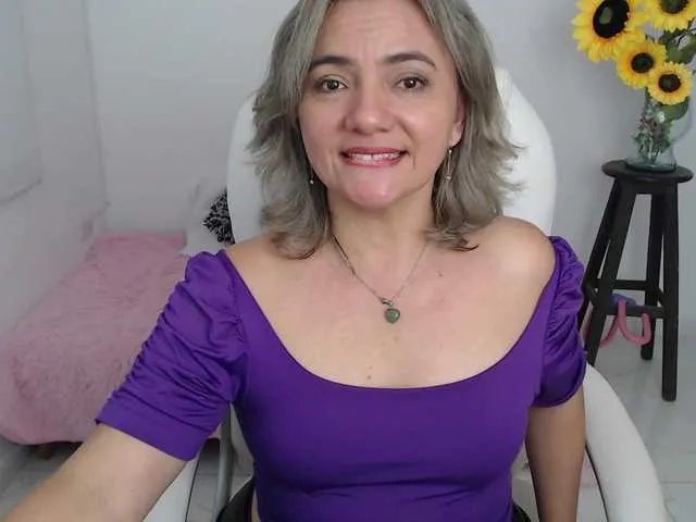 ana-milf on BongaCams 