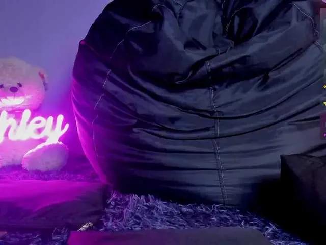 ashley-jenner on BongaCams