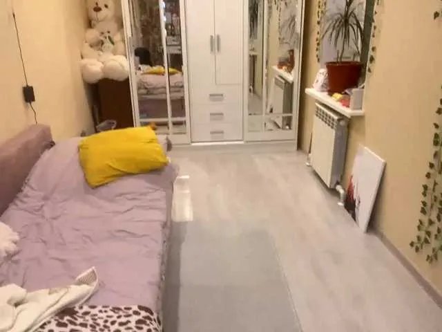 BettieClemence — Goal: show my boobs Hello! I'm a new girl here, my name is Emily, I'm 18, skinny and I'm still shy