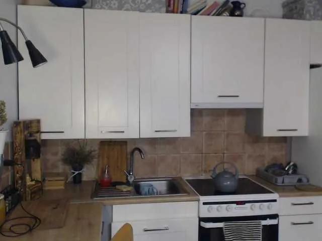 BuffyFire — Candlelit city nights, a stolen kiss in a dark alley, or a slow, seductive dance after midnight---that's my playground. Desires -- lust, flirt, roleplay, dirtytalk, fetish, footjob, footfetish, highheels, nylons, stockings, fishnets, femdom, findom,...