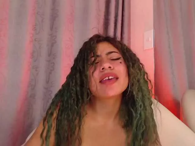 CarolineEvans on BongaCams