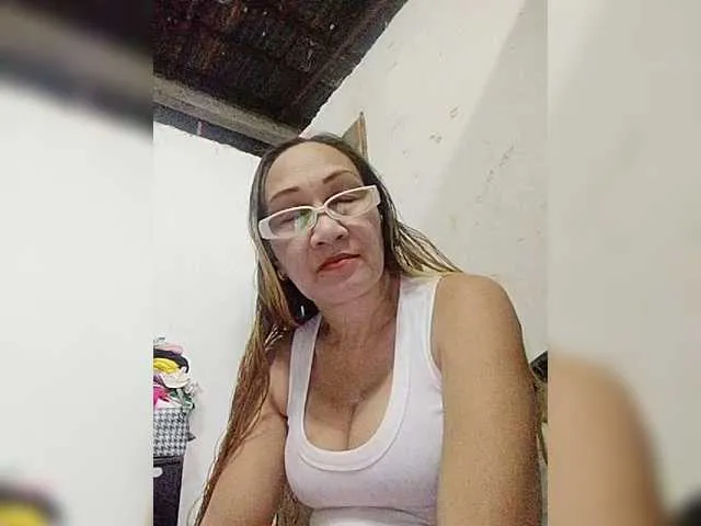 cherrywhite03 on BongaCams