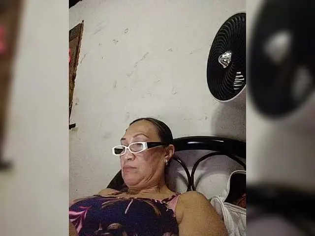 cherrywhite03 on BongaCams