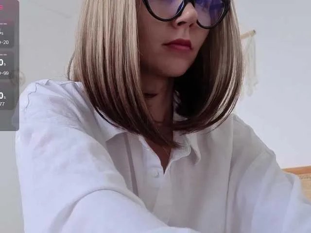 ELEKTRA2023 on BongaCams 