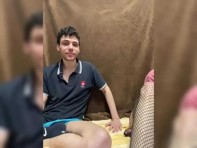 Emmalove13 on BongaCams 