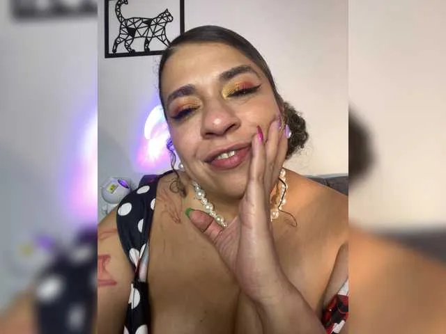 Gracematew — Disfruta y yo me encargo del resto #latina#squirt#lovense#bigtits#bigAss