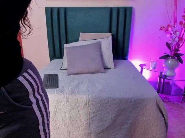 HannaWellss on BongaCams 