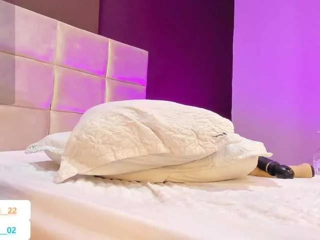 Hanny02 — I am a very hot dulkce girl I like to please you and give the best of me in all aspects I will make you happy if you make me happy. 
I enjoy challenges and being rewarded for meeting them, I know you will be very well received in my room.