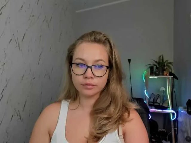 hollyBB on BongaCams 