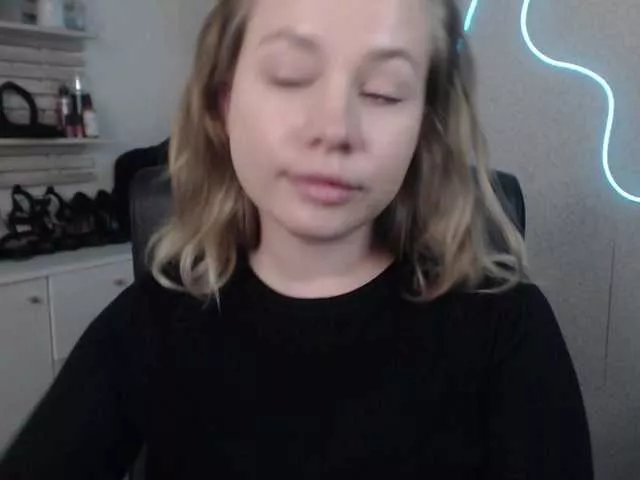hollyBB on BongaCams 