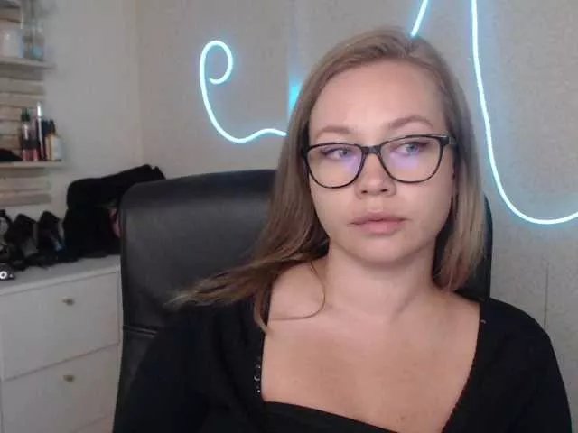 hollyBB on BongaCams 