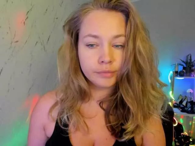 hollyBB on BongaCams 