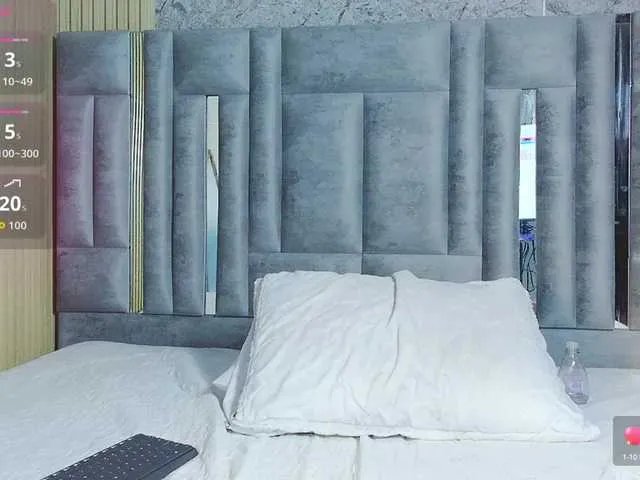 hollyvega on BongaCams 