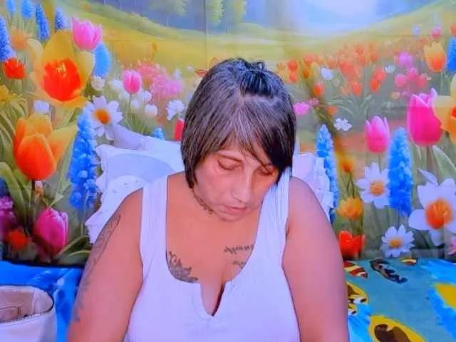 indianroxy on BongaCams 