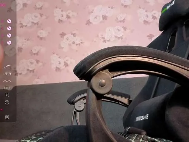 linadevine on BongaCams