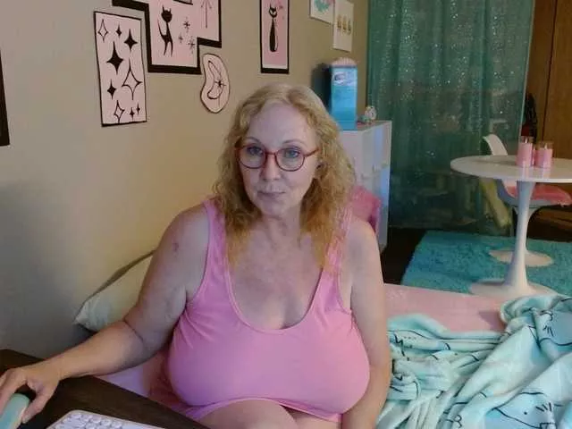 LisaLinny on BongaCams