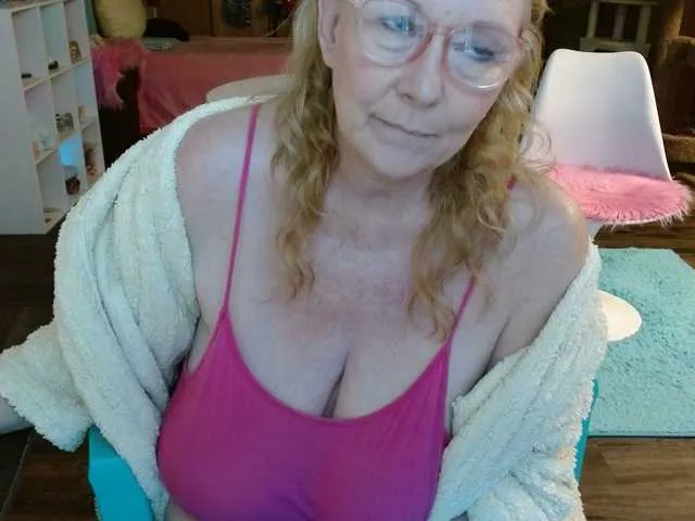 LisaLinny on BongaCams