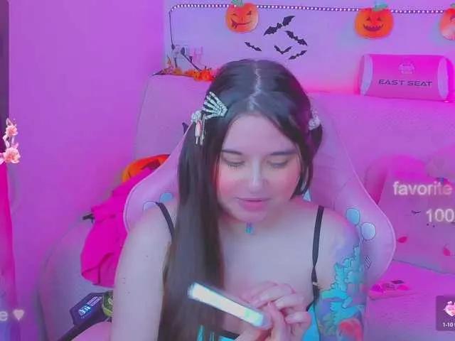 LittleKitsune on BongaCams 