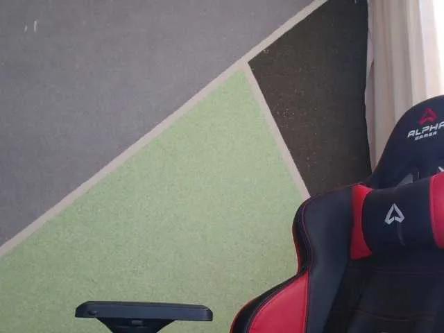 MiaLaFoxis on BongaCams