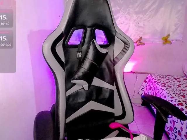 ninatinydoll on BongaCams