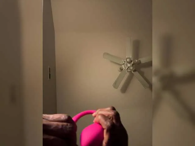 Peachyz on BongaCams