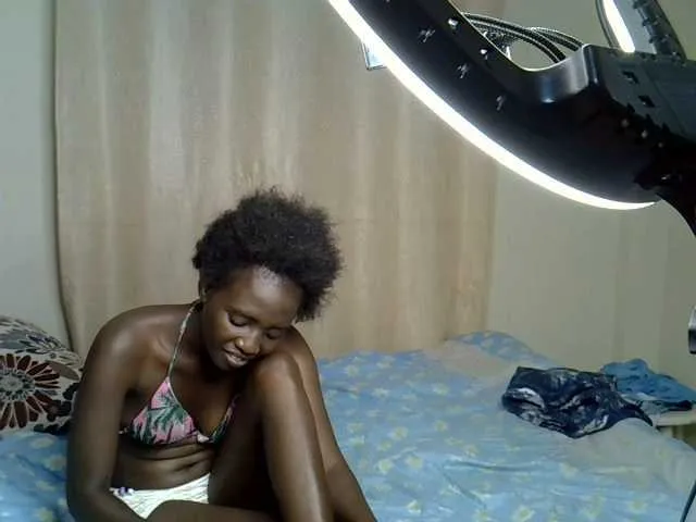 PetiteKitty on BongaCams