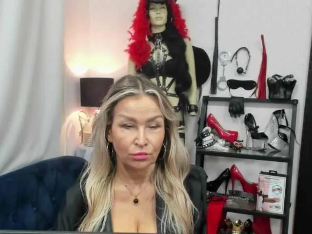 soft-crystal on BongaCams