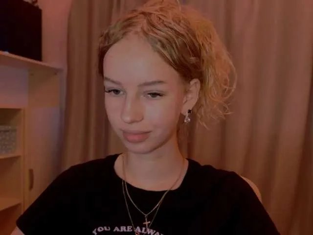 SweetyWhisper on BongaCams 