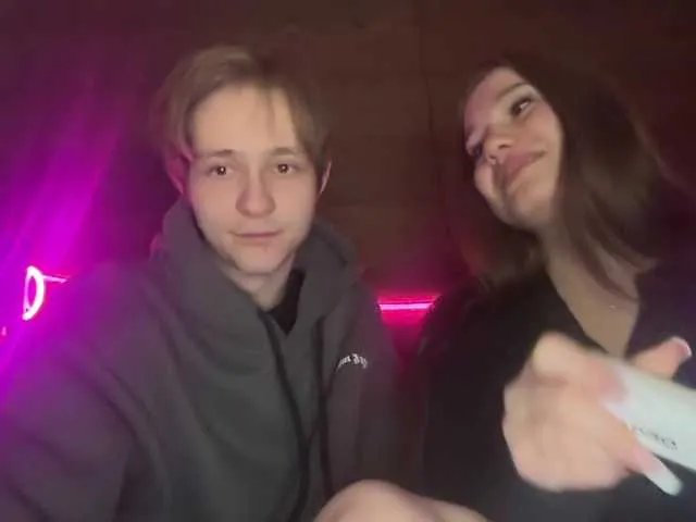 titsDestroy2007 on BongaCams