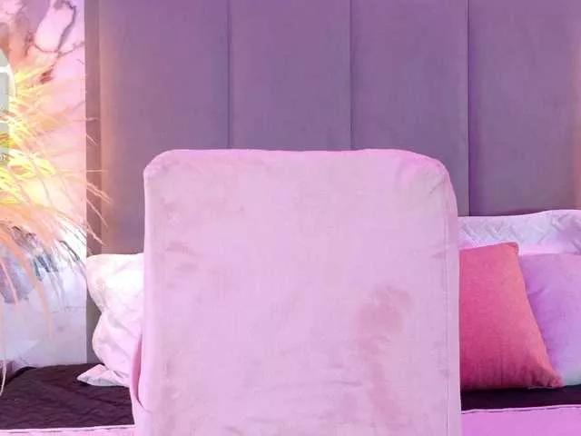 ZoeCamils on BongaCams