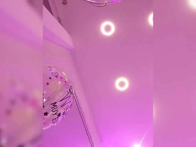 ZoeCamils on BongaCams