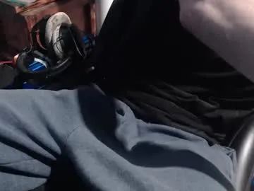 2big2hype on Chaturbate