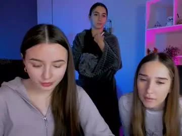 _kellykitten_ — GOAL: tease 18+ [69 tokens remaining] Welcome to my room! #tease #shy #teen #lovense #cute