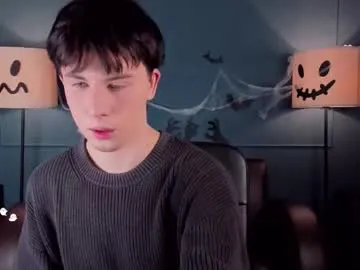 adrianoaubert on Chaturbate