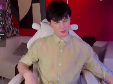 adrianoaubert on Chaturbate