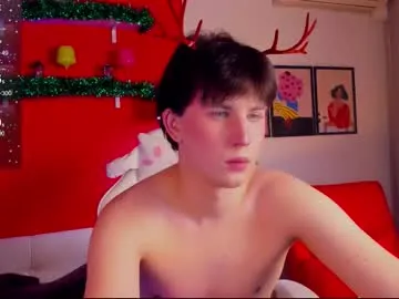 adrianoaubert on Chaturbate