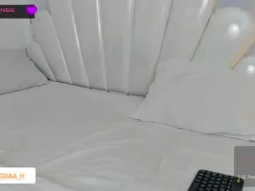 alehank — GOAL: control my toy 2min [74 tokens remaining] you follow me #latina #curvy #bigass #18 #hairypussy