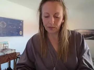 alice8363 — OF, snap, lovetapes, insta Bonjour :) #french #mature #c2c #private  NAKED for => [774 tokens remaining]