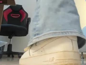 alma_fenix — GOAL: queen make me your slave [34 tokens remaining] heey, I'm Alma!  #sneakers #socks #feet #jeans #mistress