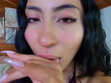 amber_curly on Chaturbate