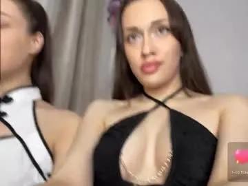 cassiecurl — Playing with naked boobs [222 tokens left] #skinny #young #lesbian #natural #bigass
