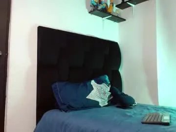 darius_phoenix — roound 1   #muscle #uncut #bigcock #cum #sexy [999 tokens remaining)]