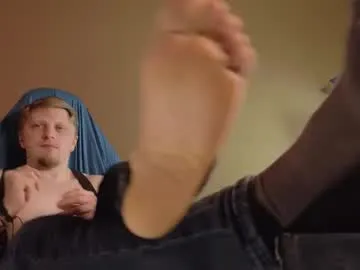 david_stain — GOAL: allow me, Sir, to take off your shoe and sniff your socks #bigcock #uncut #cum #master #feet [28 tokens remaining]