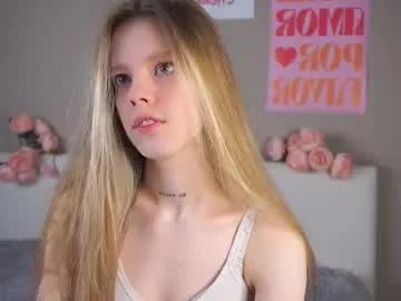denaebeste — Hi ! I am beginner model here ! Let's just fun GOAL: hand bra + get wetter #new #shy #skinny #18 [484 tokens remaining]