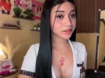 devine_goddessx on Chaturbate