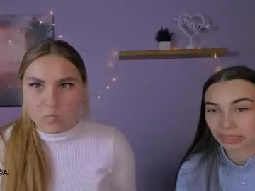 dina_bloom on Chaturbate