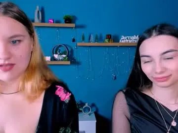 dina_bloom on Chaturbate