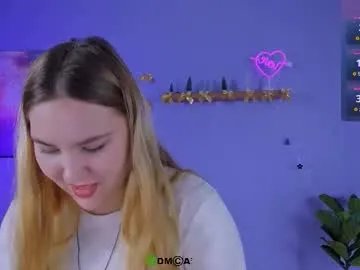 dina_bloom on Chaturbate