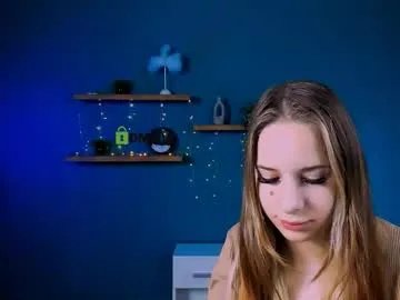 dina_bloom on Chaturbate